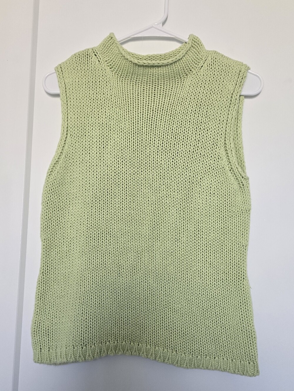 Vtg St. John's Bay Sleeveless Mock Neck Knit Tank - Light Lime Green